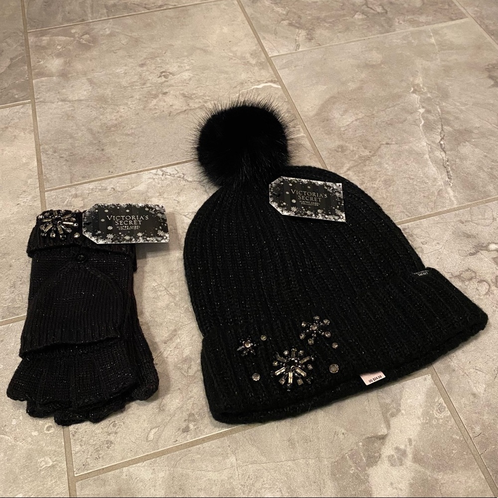 NWT Victoria’s Secret Hat/Gloves Set